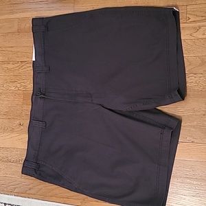 ST. JOHN'S BAY MENS BIG AND TALL "DARK CHARCOAL" FLAT FRONT SHORTS SIZE 50 BIG